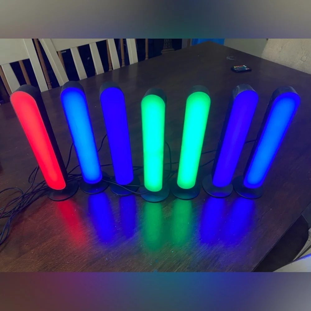 7 smart controllable LED lights. With multiple settings, stand locations & more